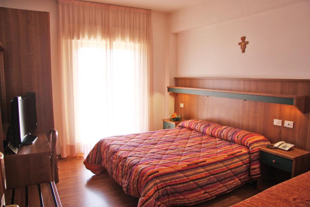 Hotel Los Angeles Assis Quarto foto
